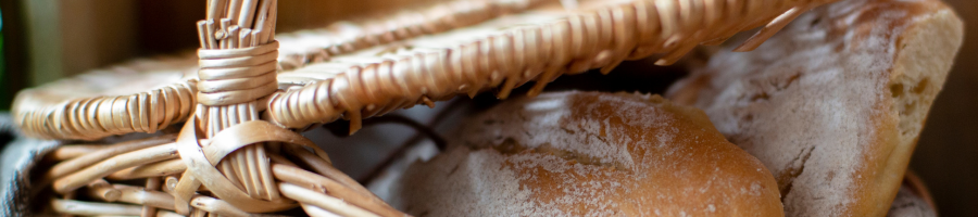 Basket_with_food